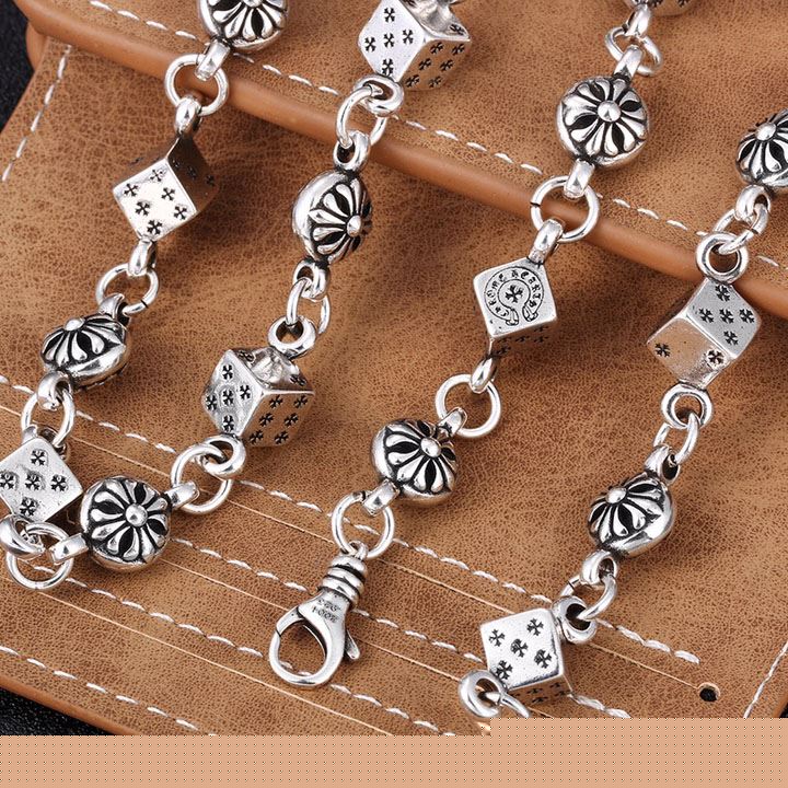 Ch**me He**ts necklaces